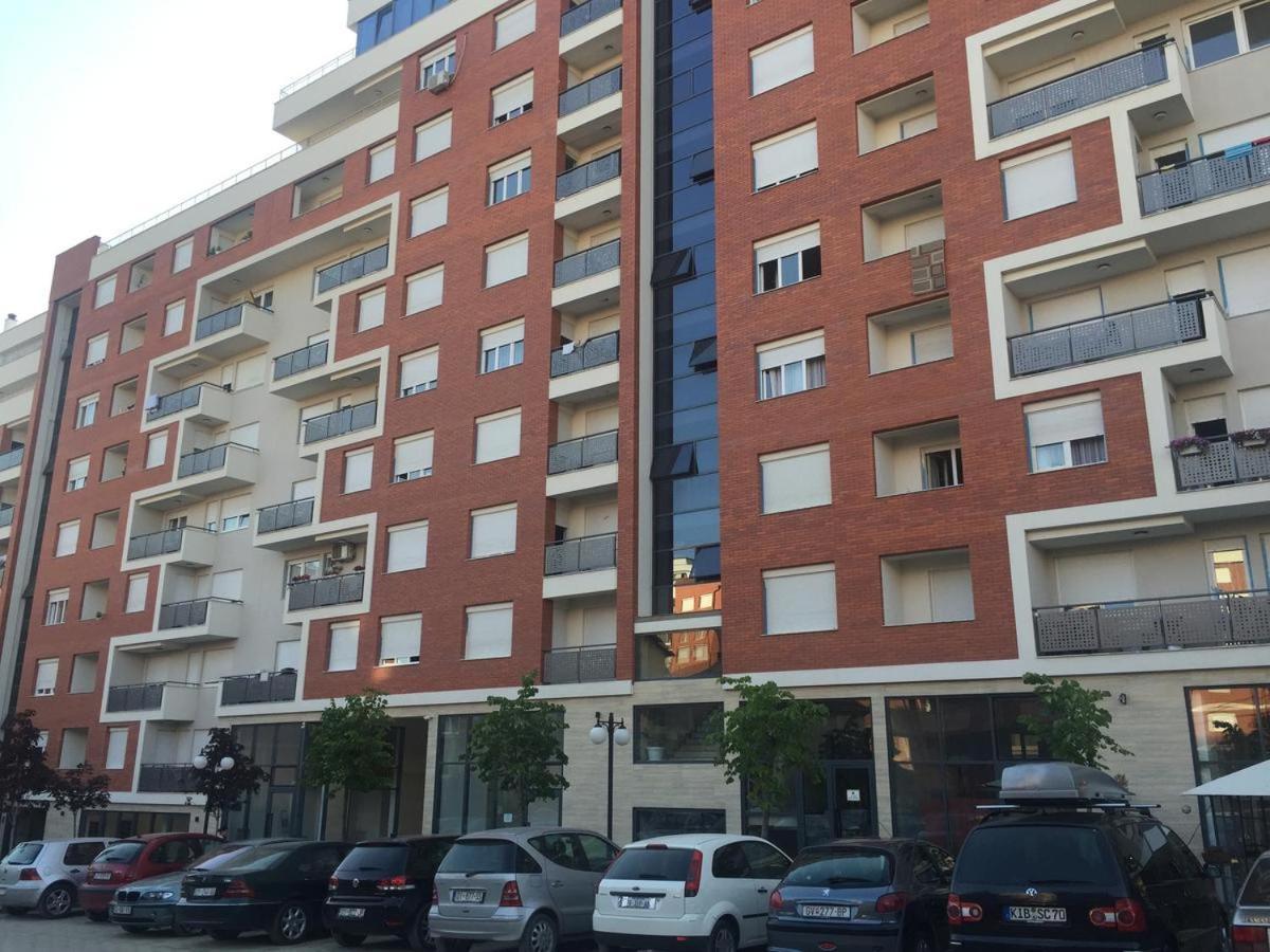 Blini Complex Apartment พริสตีนา ภายนอก รูปภาพ