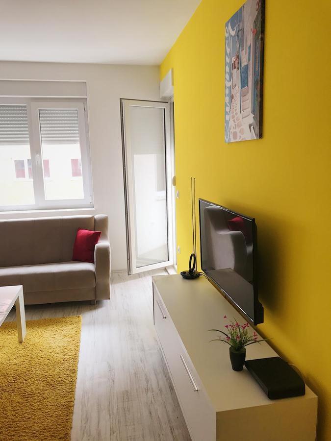 Blini Complex Apartment พริสตีนา ภายนอก รูปภาพ