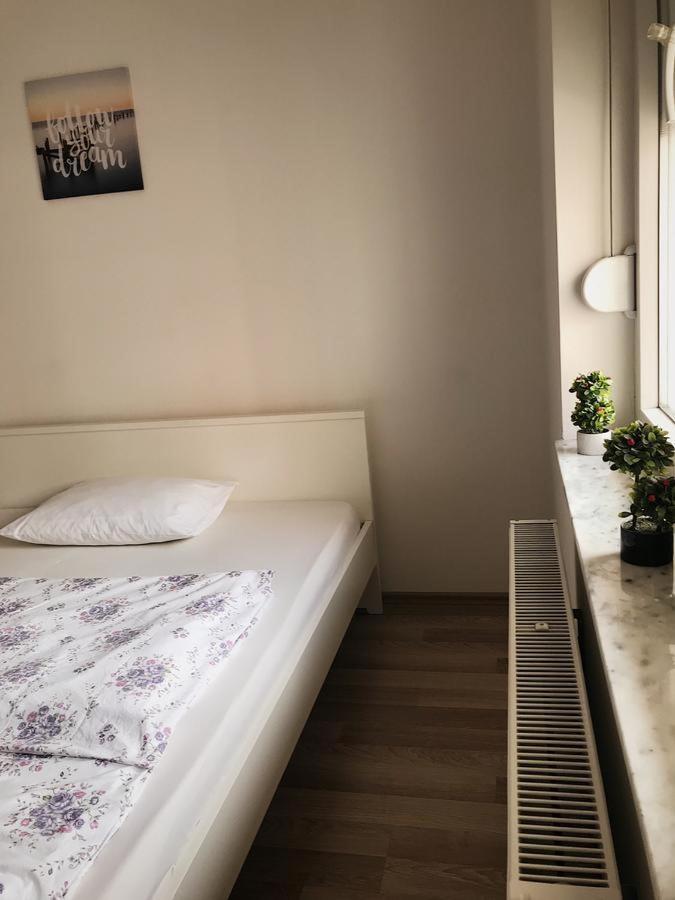 Blini Complex Apartment พริสตีนา ภายนอก รูปภาพ