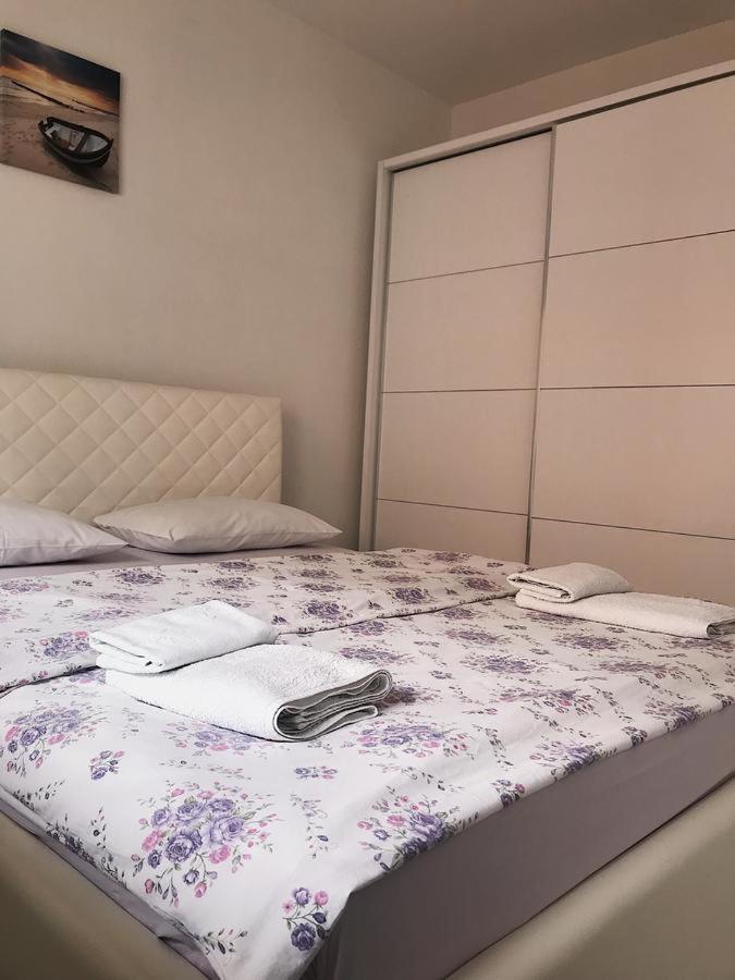 Blini Complex Apartment พริสตีนา ภายนอก รูปภาพ