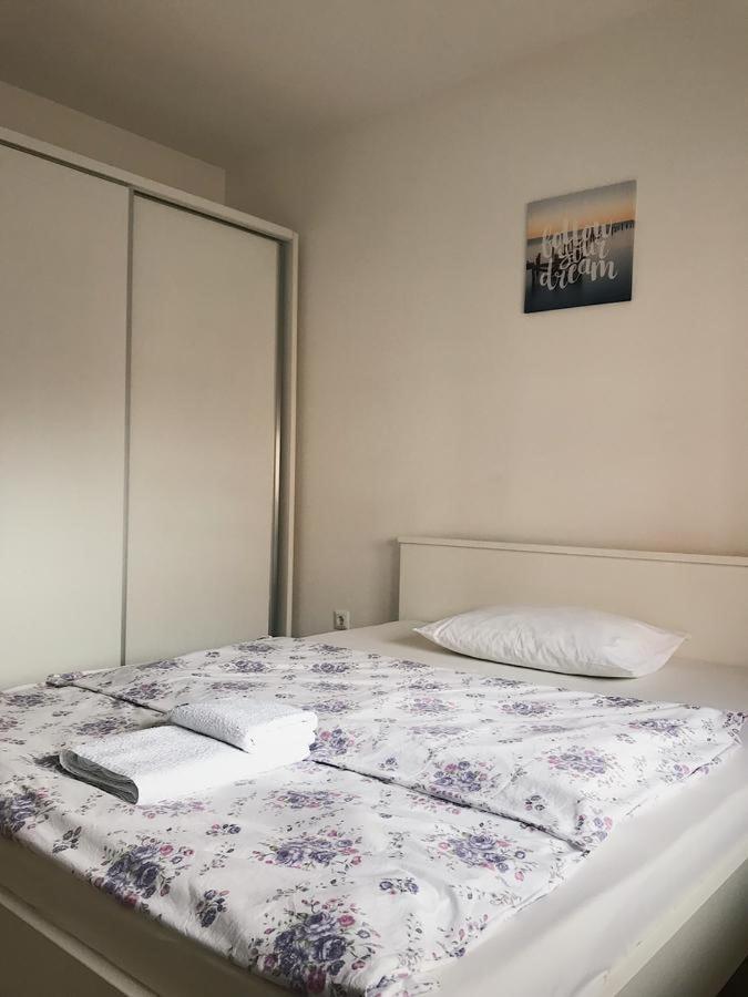 Blini Complex Apartment พริสตีนา ภายนอก รูปภาพ
