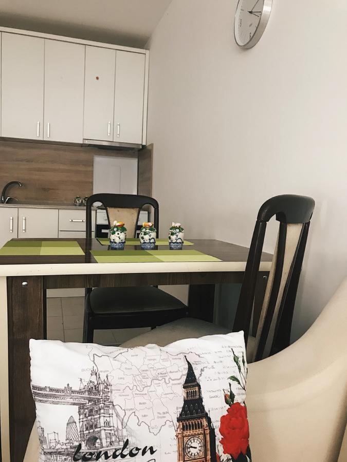 Blini Complex Apartment พริสตีนา ภายนอก รูปภาพ