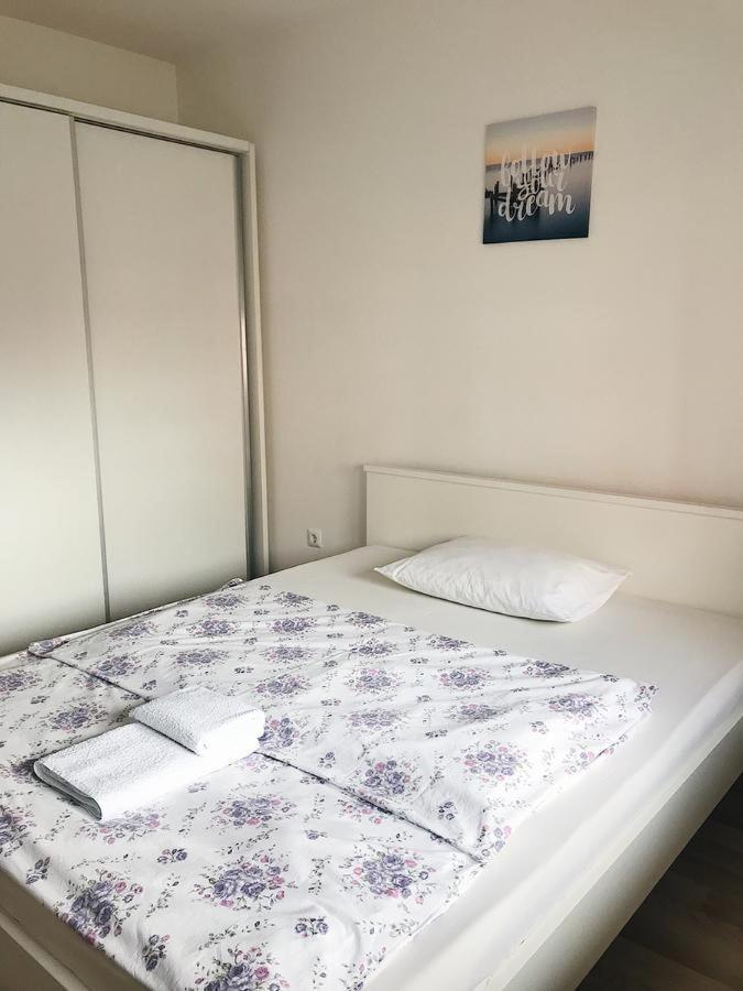 Blini Complex Apartment พริสตีนา ภายนอก รูปภาพ