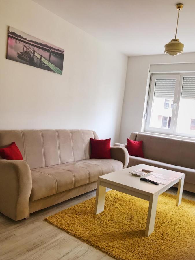 Blini Complex Apartment พริสตีนา ภายนอก รูปภาพ