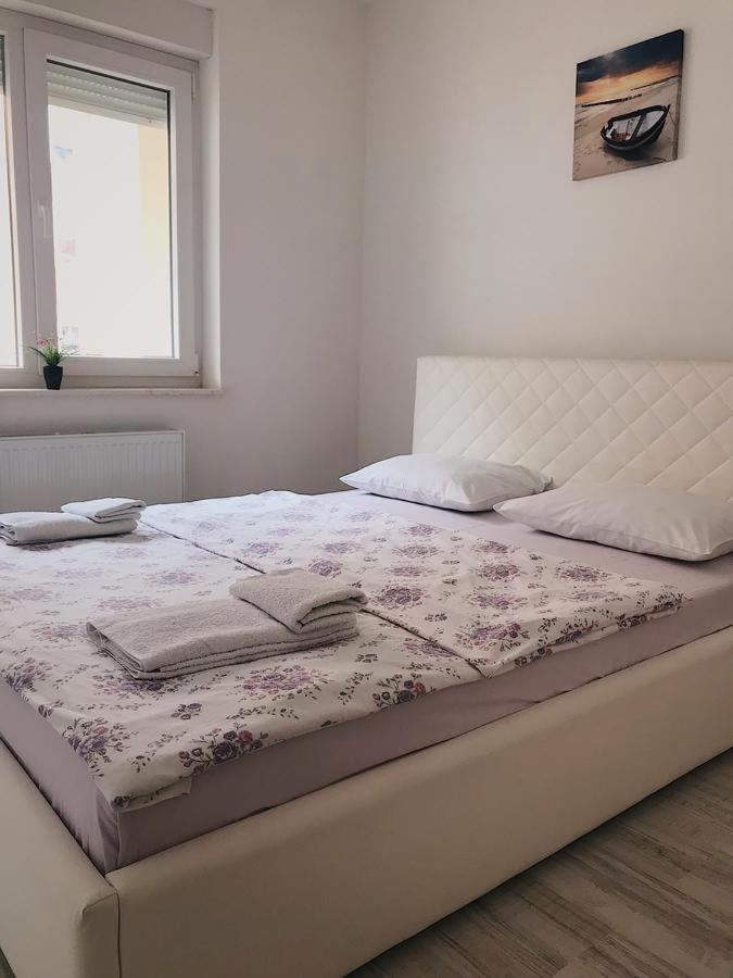 Blini Complex Apartment พริสตีนา ภายนอก รูปภาพ
