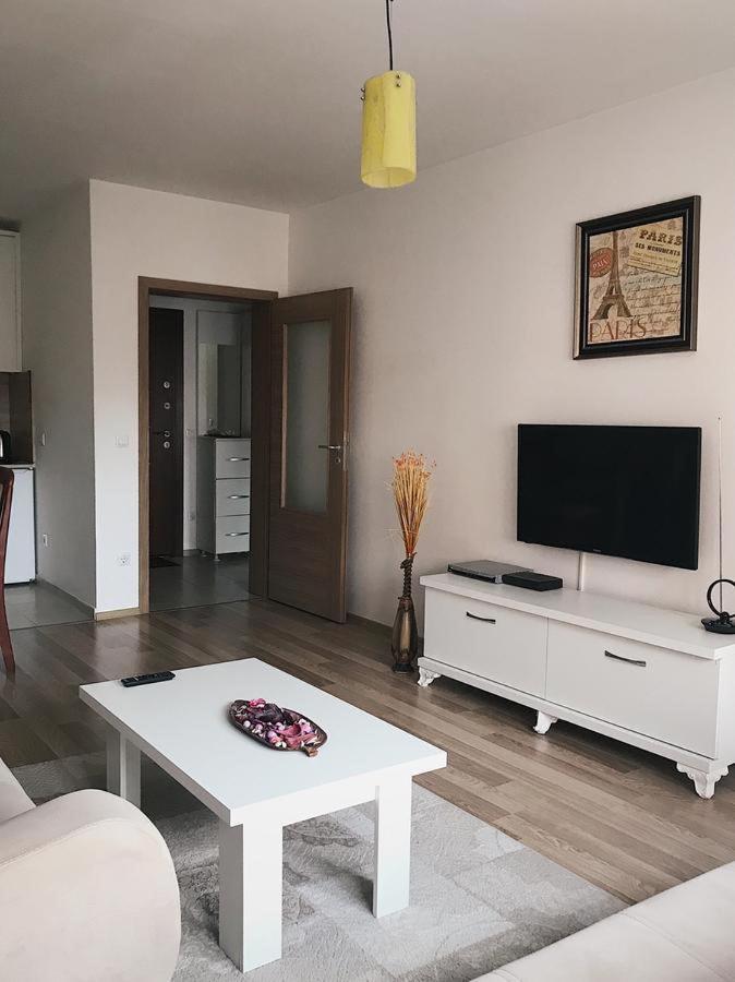 Blini Complex Apartment พริสตีนา ภายนอก รูปภาพ