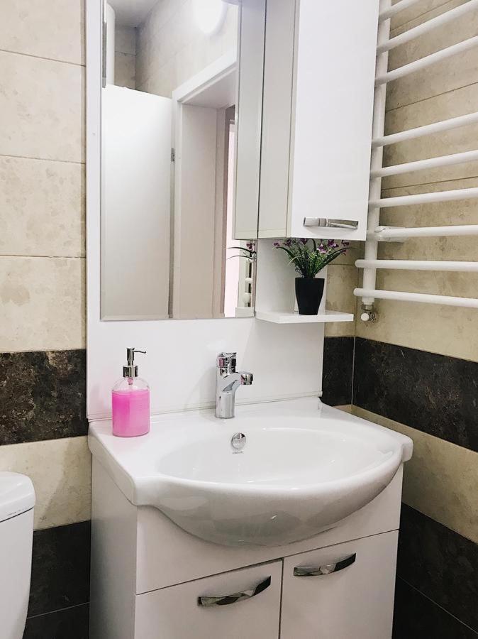 Blini Complex Apartment พริสตีนา ภายนอก รูปภาพ